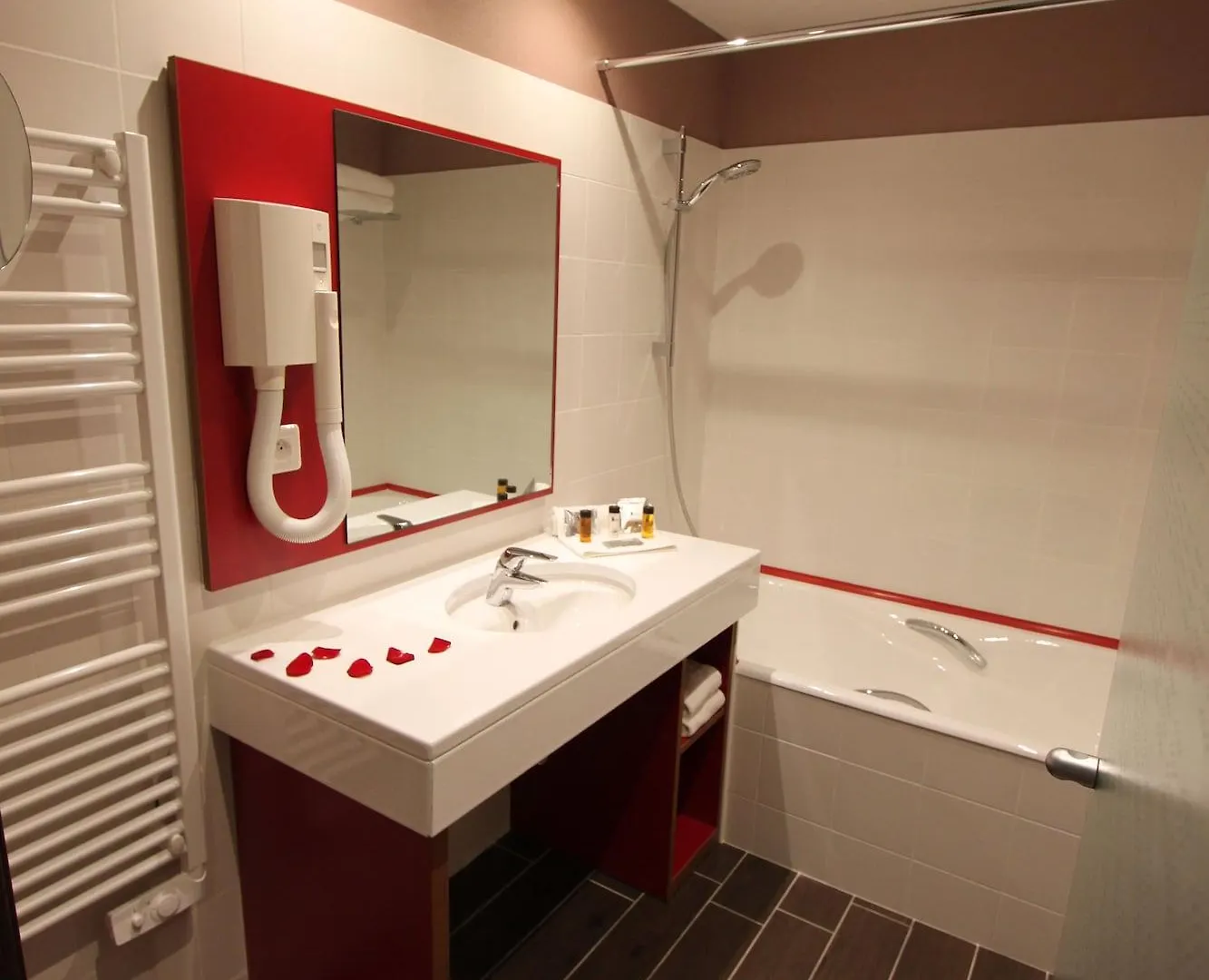 Hotel Lyon-Ouest 3*, Lyon