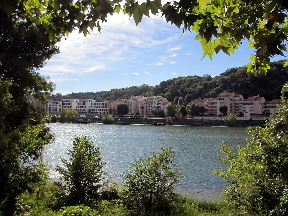 ***  Hotel Lyon-Ouest France